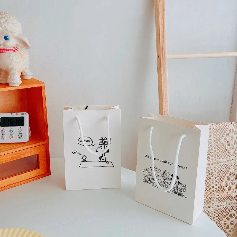 2pcs New Snoopy Kawaii White Small Gift Bag 19x13x6cm Anime Cartoon Birthday Lipstick Jewelry Cosmetics Gift Packaging Handbag