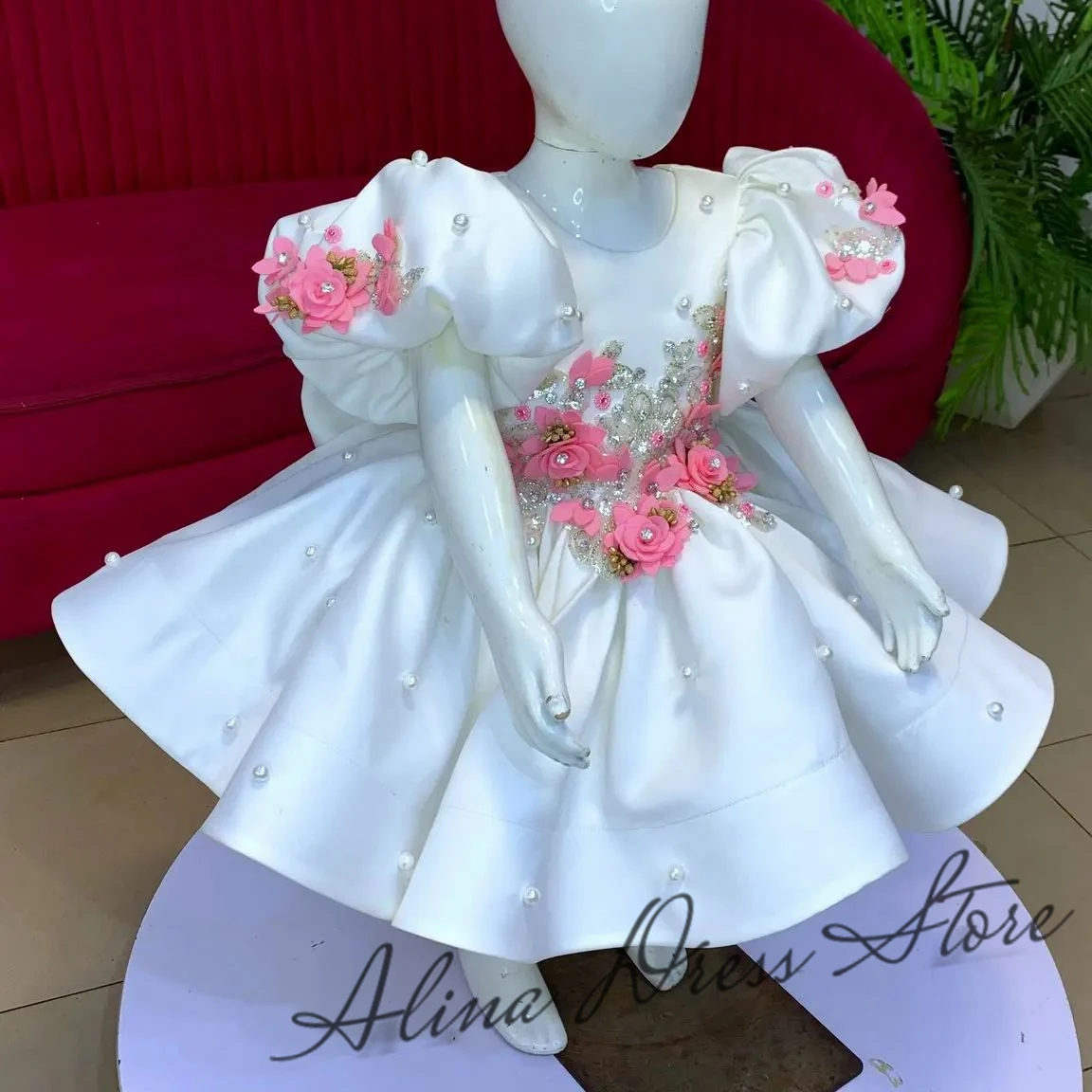 

Индивидуальное белое платье для девочки на свадьбу, с жемчугом, пышное, мини, из фатина, для дня рождения, первого причастия