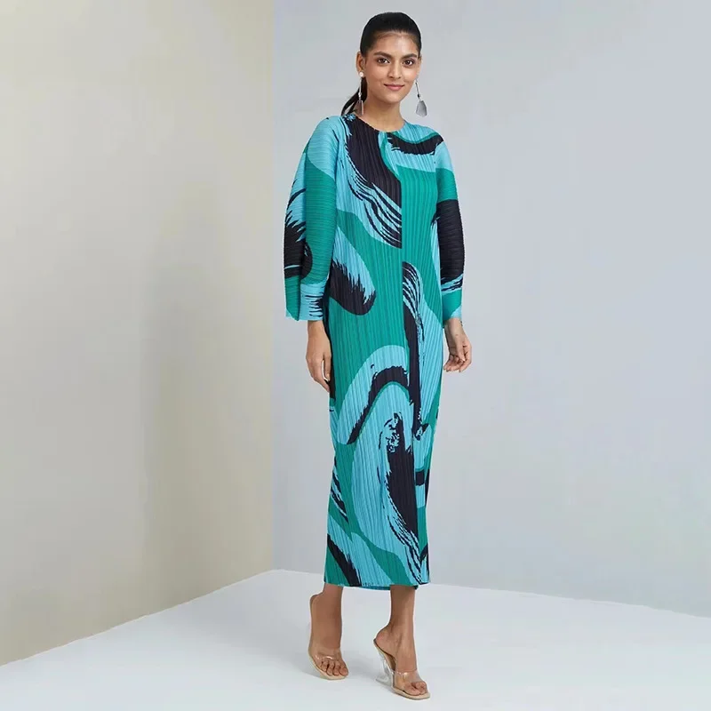 Miyake-핸드 페인팅 플리티드 롱 드레스, 봄/여름 여성 루즈한 긴 소매 디자이너 우아한 패션 의류, 재고 있음, 2022 년 신제품