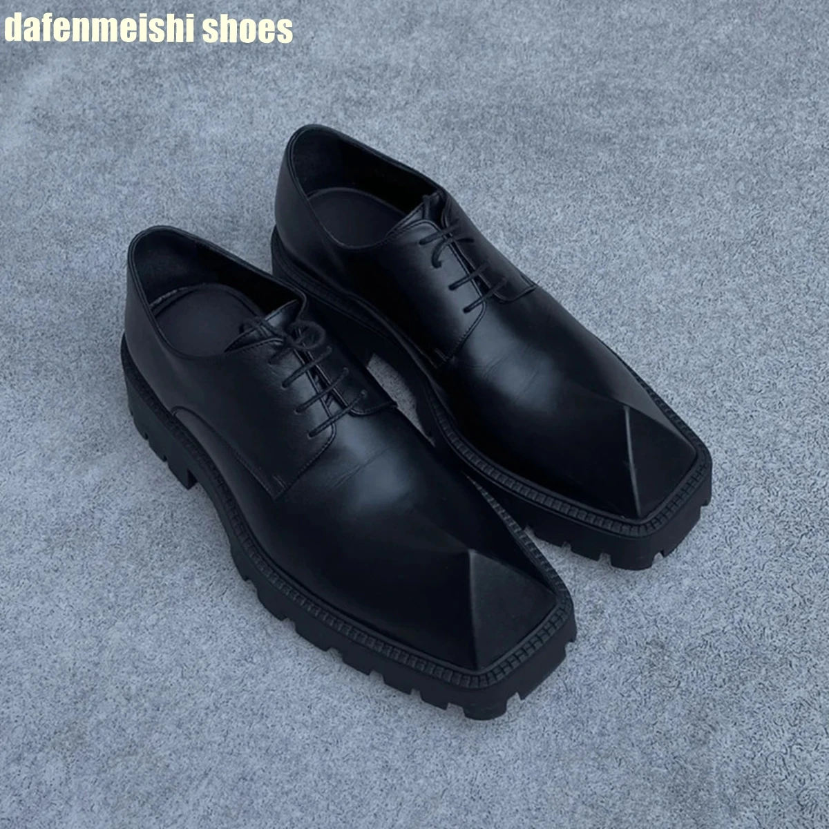 Scarpe in vera pelle con plateau in corno di rinoceronte per donna Scarpe moda con punta quadrata con lacci neri 2025 Nuove scarpe derby novità