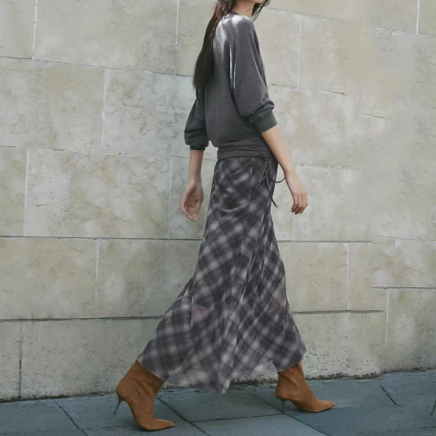 ارتفاع الخصر منقوشة الحرير لي مرونة الخصر ميدي تنورة المرأة Sle عادية Faion الخريف 2025 جديد وصول Z العلامة التجارية