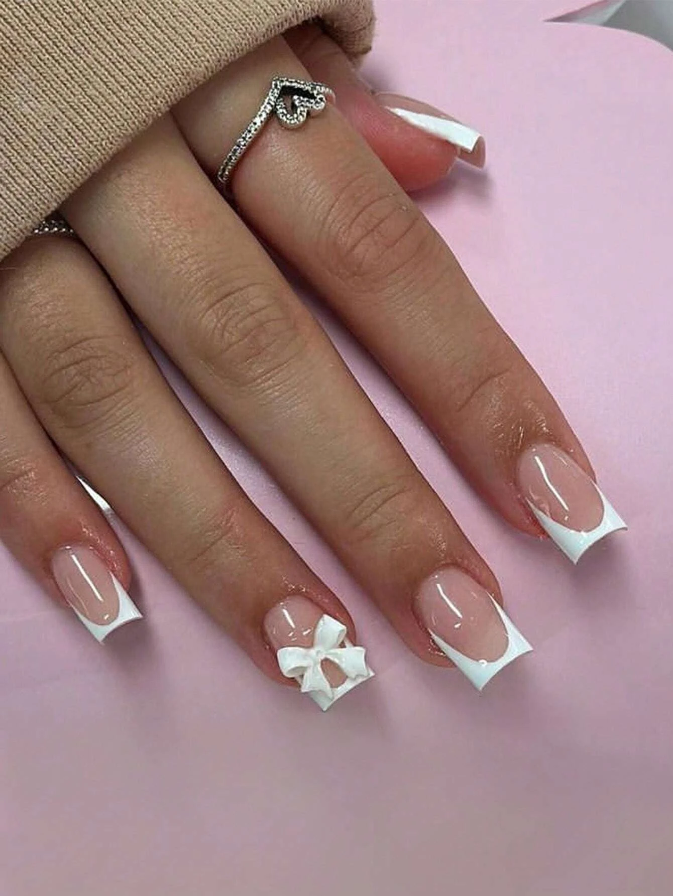 24 Stück – französische weiße quadratische künstliche Nägel, rosa dreidimensionale Schmetterlingsdekoration, zart und elegant, schlicht und großzügig – Detail 5