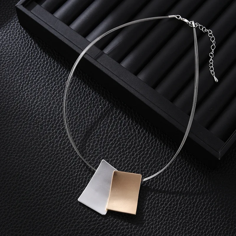 جديد لأوروبا والولايات المتحدة قلادة شعبية متعددة الاستخدامات هندسية قصيرة URL بسيطة للمرأة غير لامعة