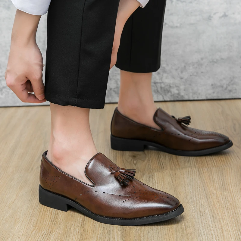British Brock tassel loafers men\'s feet Business sculptured leather leather breathable slip-on men\'s shoes 46 plus size