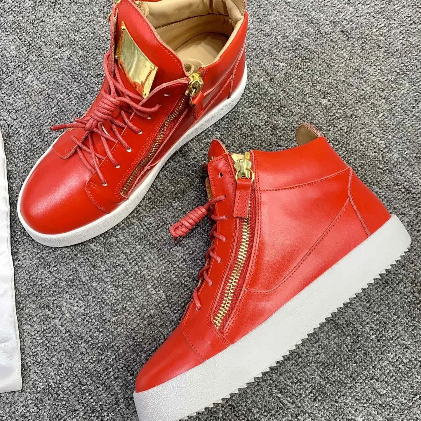 

Top Quality Classic Mens Casual Sneakers Women High-top Real Leather Tennis Luxury Brand Designer Unisex Sports shoes 0275