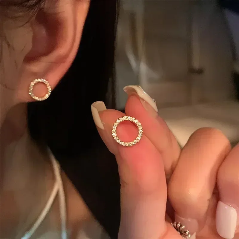 New Delicate Small Circle Stud Earrings for Women Gold Color Crystal Minimalist Korean Party Summer Fashion Jewelry Accessories