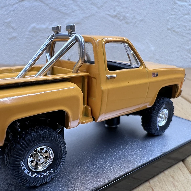 Diecast Alloy GMC High Sierra 15 4X4 Pickup Truck Cars Model, Adultos Brinquedos, Clássicos Lembrança Presentes, Exibição Estática, Escala 1:64, 1976