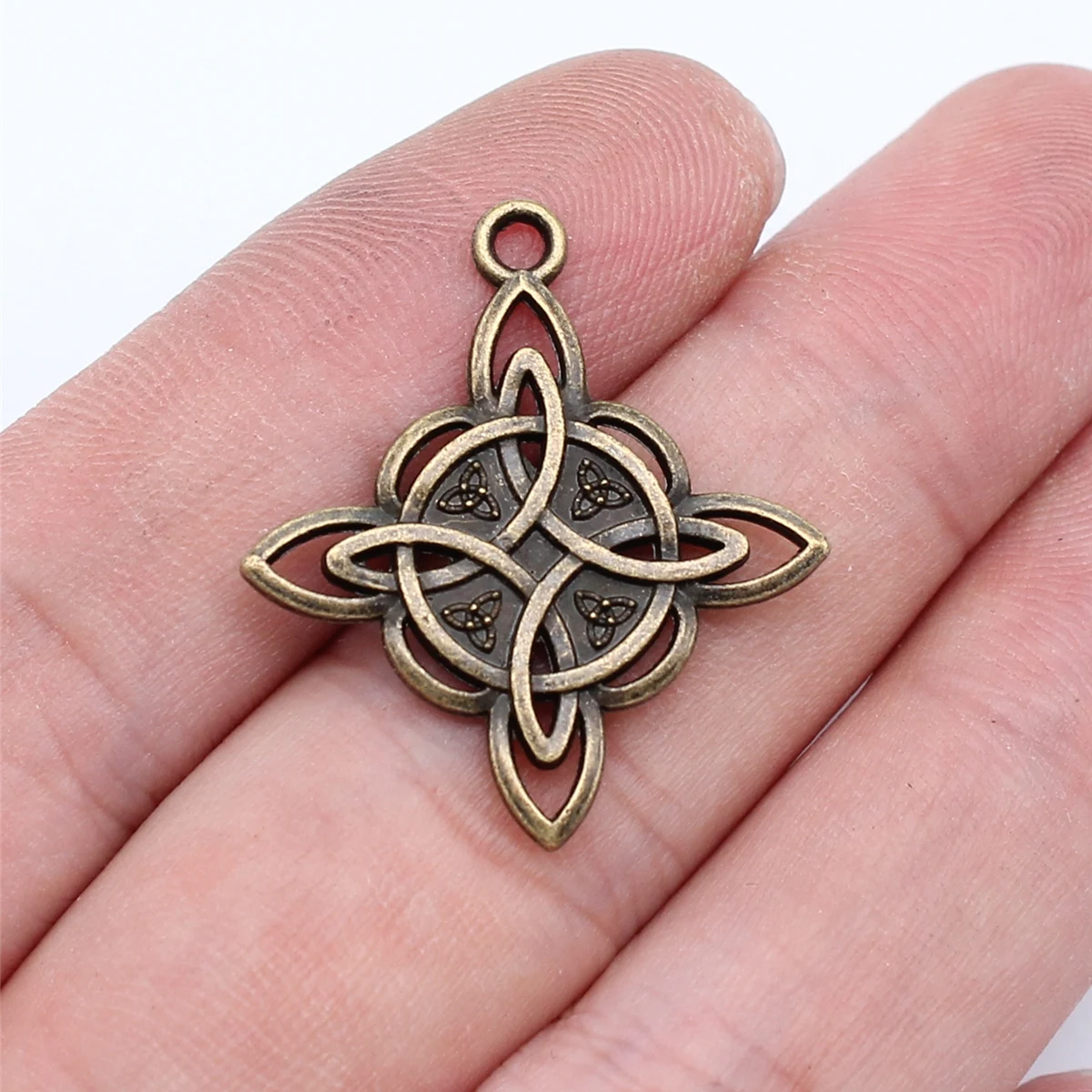 Amuleto de nudo Triquetra para fabricación de joyas, 10 piezas, Color bronce antiguo, venta al por mayor