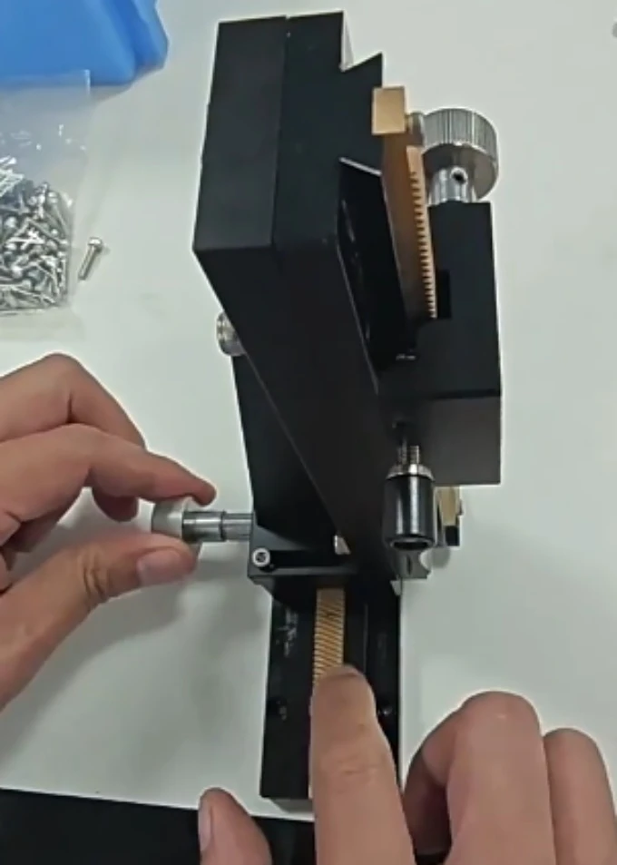 Manual Gear Rack Displacement Platform High Precision Smooth Sliding Stage for Fast Adjustment