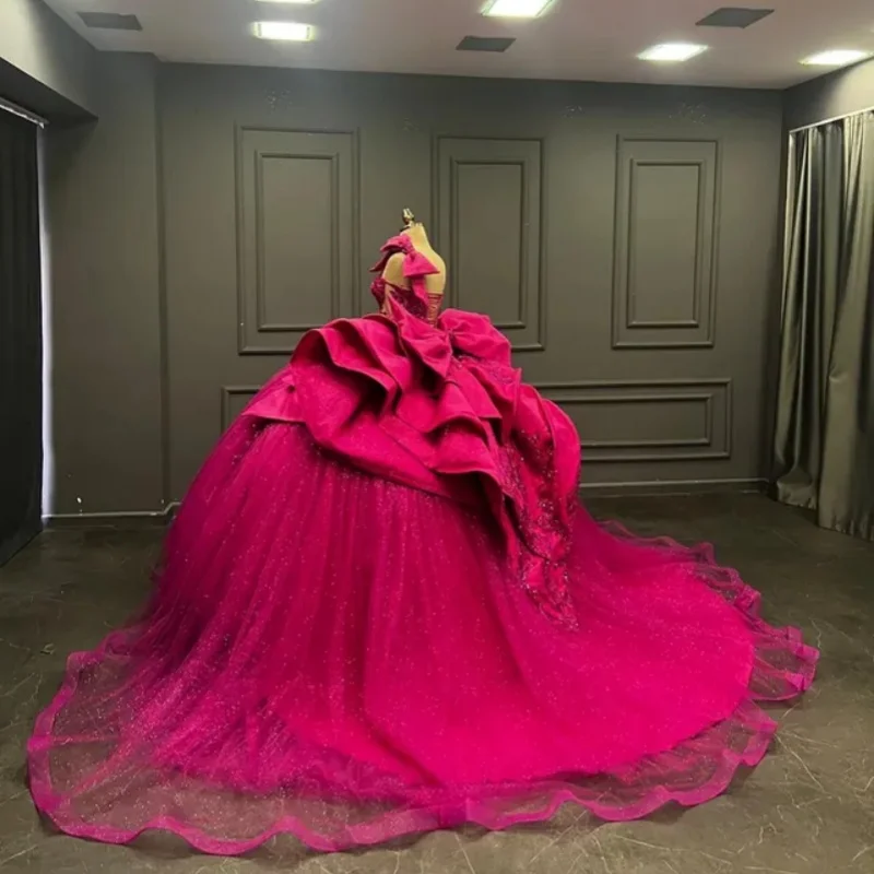 Abiti Quinceanera rossi rosa lucidi personalizzati con spalle scoperte Applique Stratificazione di pizzo Coda lunga Fiocco Vestido 15 Quinceanera