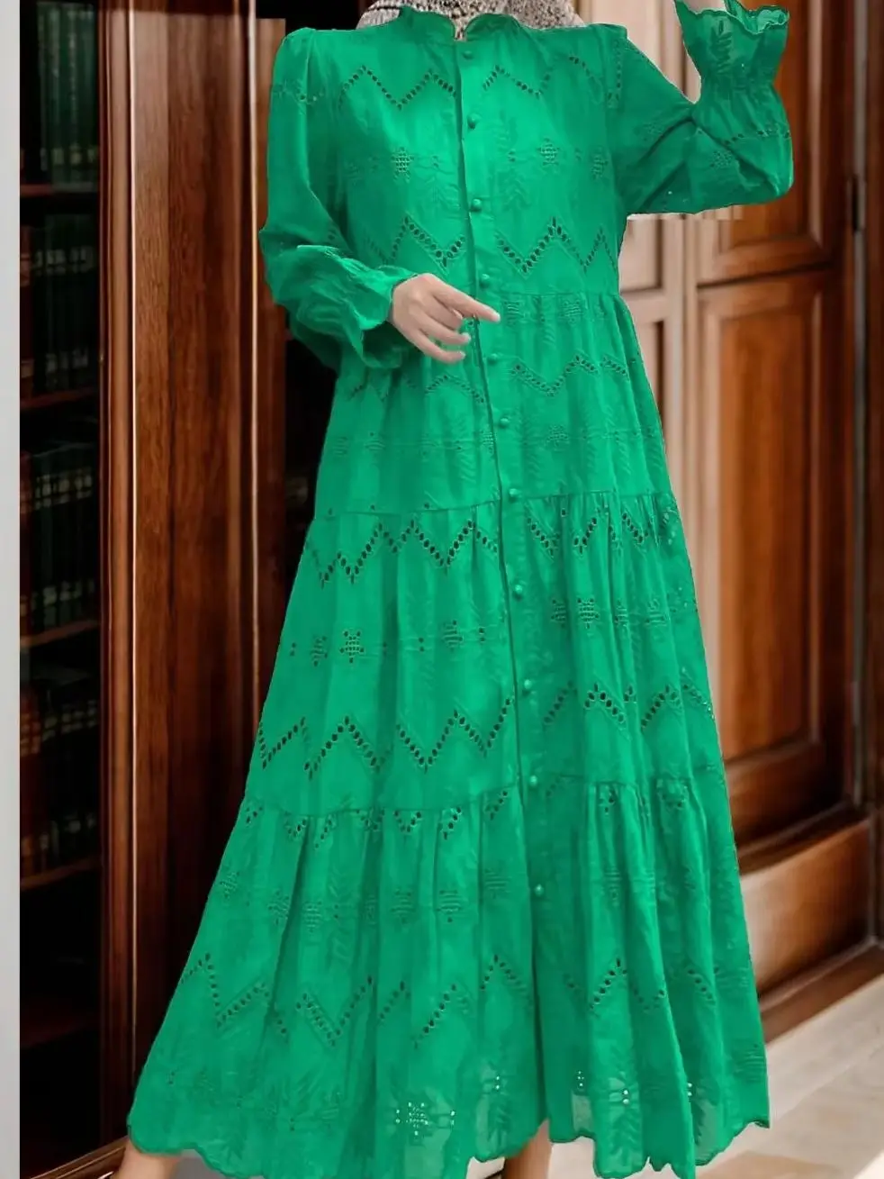 

2025 Muslim Women Lace Hollow Out Abaya Long Maxi Dresses Turkey Arab Robe Kaftan Islamic Eid Ramadan Party Gown Dubai Jalabiya