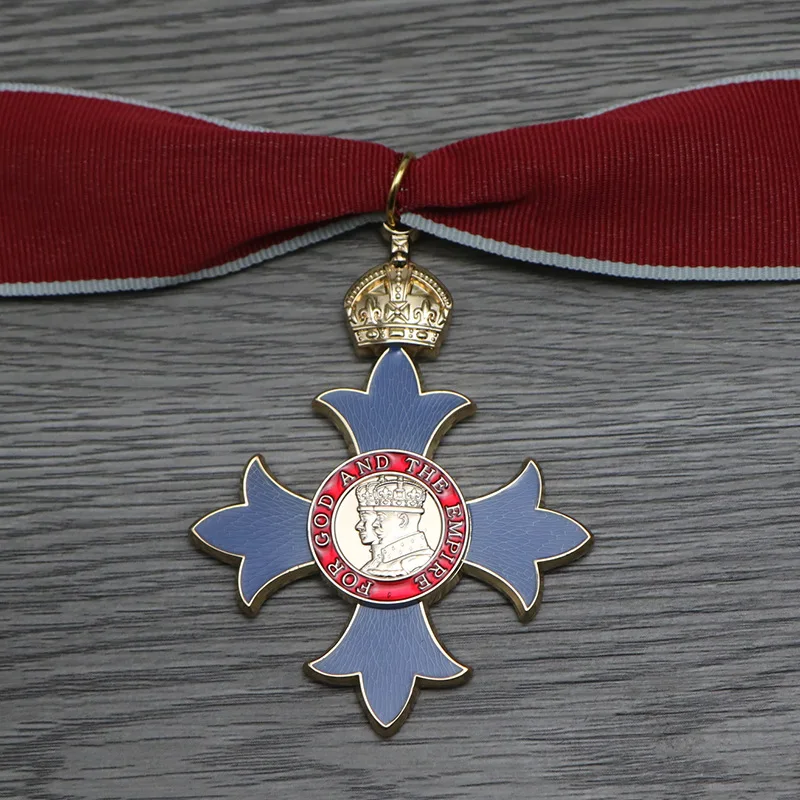Copy of the Royal Queen's Cross, Distinguished Knight Medal