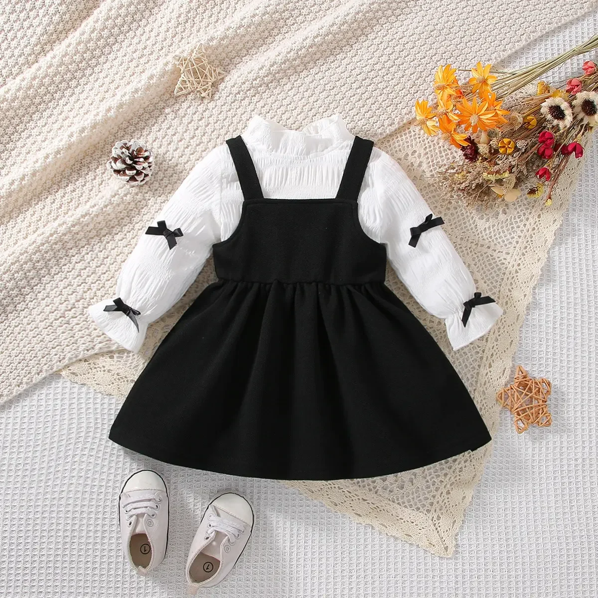 

2-Piece Baby Girl Spring and Autumn Sweet New Style Beautiful Casual White Long Sleeve Black Strap Skirt Comfortable