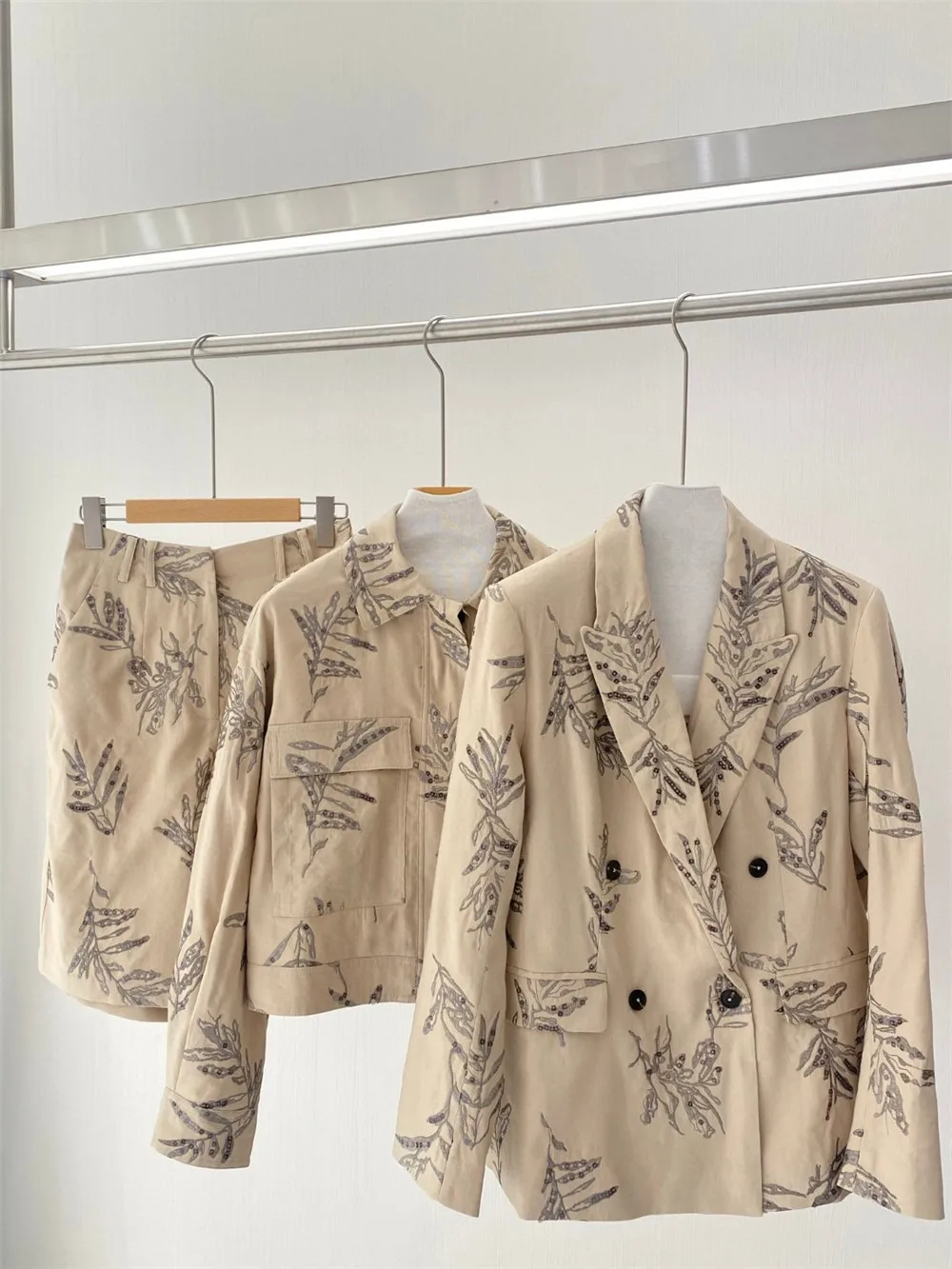 

25 Spring/Summer New Cotton and Linen Embroidered Fashion Suit+Jacket Coat+Casual Versatile Shorts 3-Piece Set