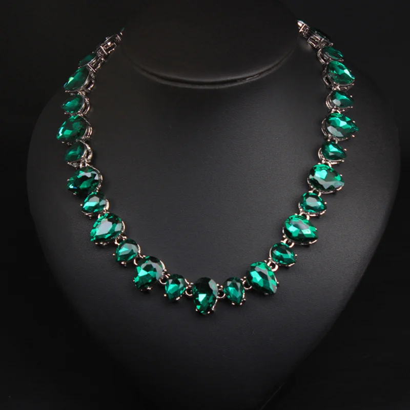 

New green droplet-shaped gemstone necklace - short style - fashionable accessory for women's necklaces