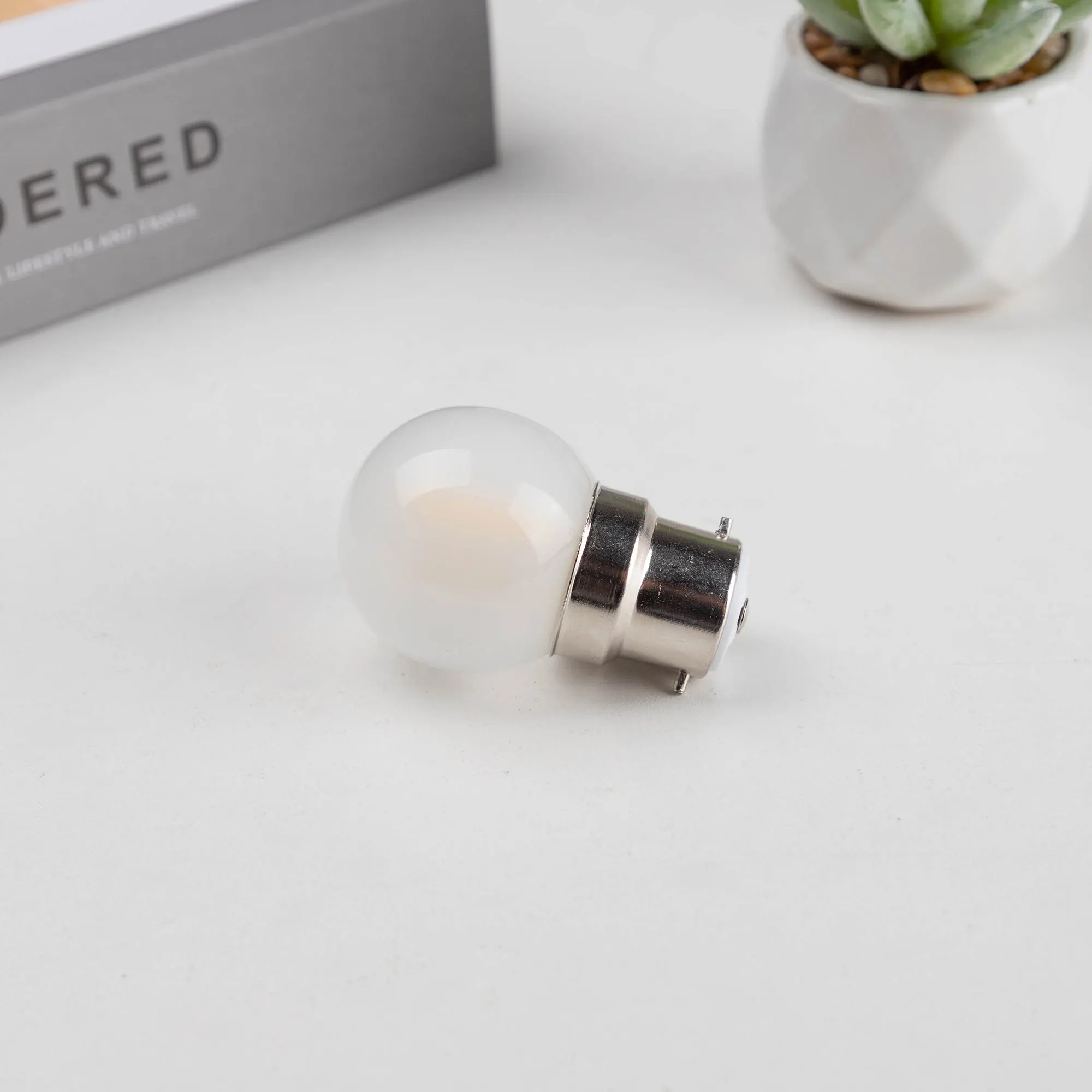 G40 Frosted Globe LED Filament Bulbs B22 1.5W Dimmable
