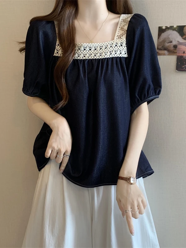 Csa Fena Plus Size de Verão com Gola Quadrada e Detalhes em Renda, Estilo Coreano, Manga Bufante, Caimento Solto e Efe...