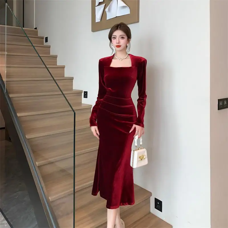 Socialite\'s Golden Velvet Fish Tail Long Dress Women\'s Red High-end Temperament Waist Cinching Dress Light Luxury Hip Hugging