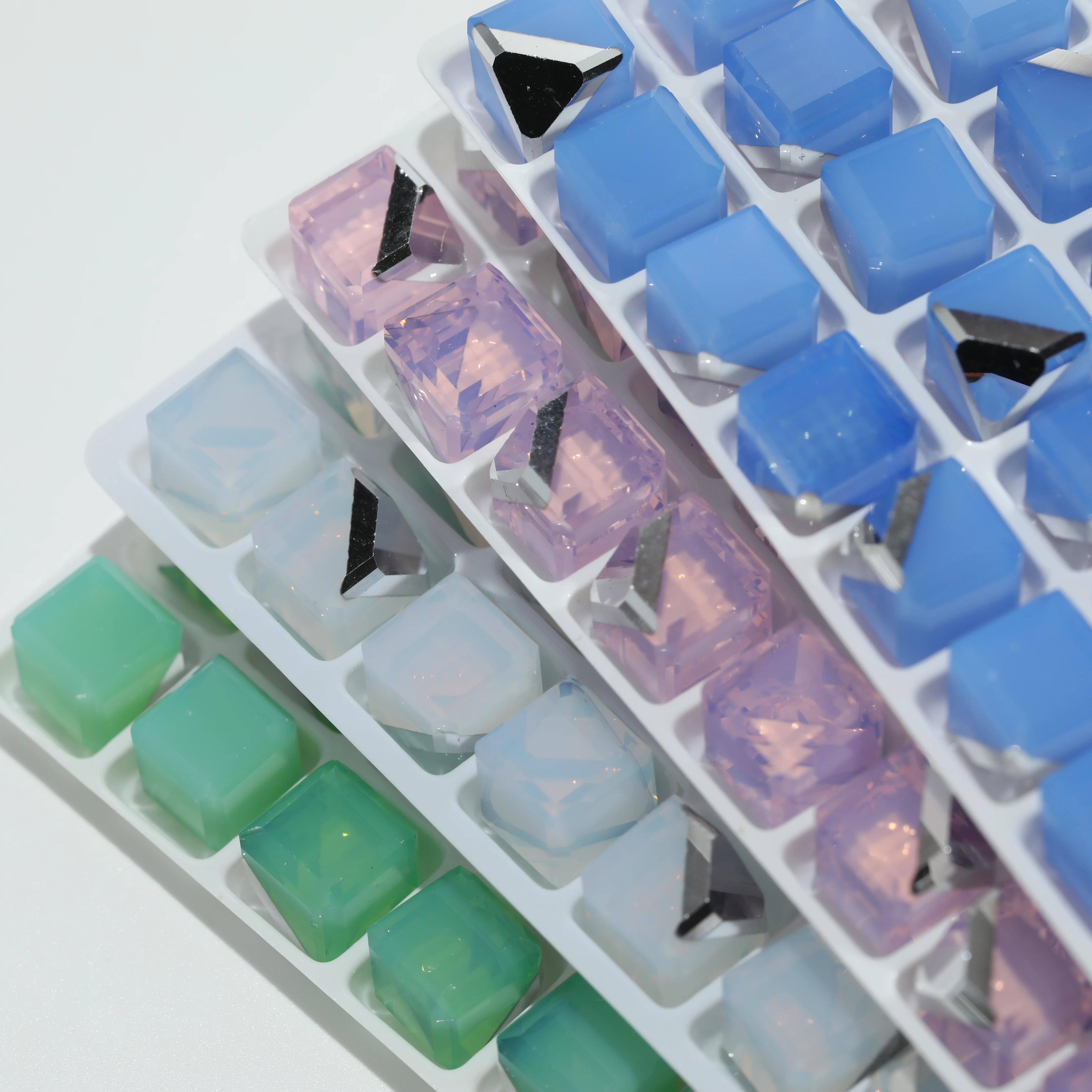 GRST Premium Kristall Funkelnde Strasssteine 4841 PRO Geschnittene Ecken Würfel Fancy Stones DIY Zubehör für Hochzeitskleider, Nagelkunst, Taschen – Detail 4