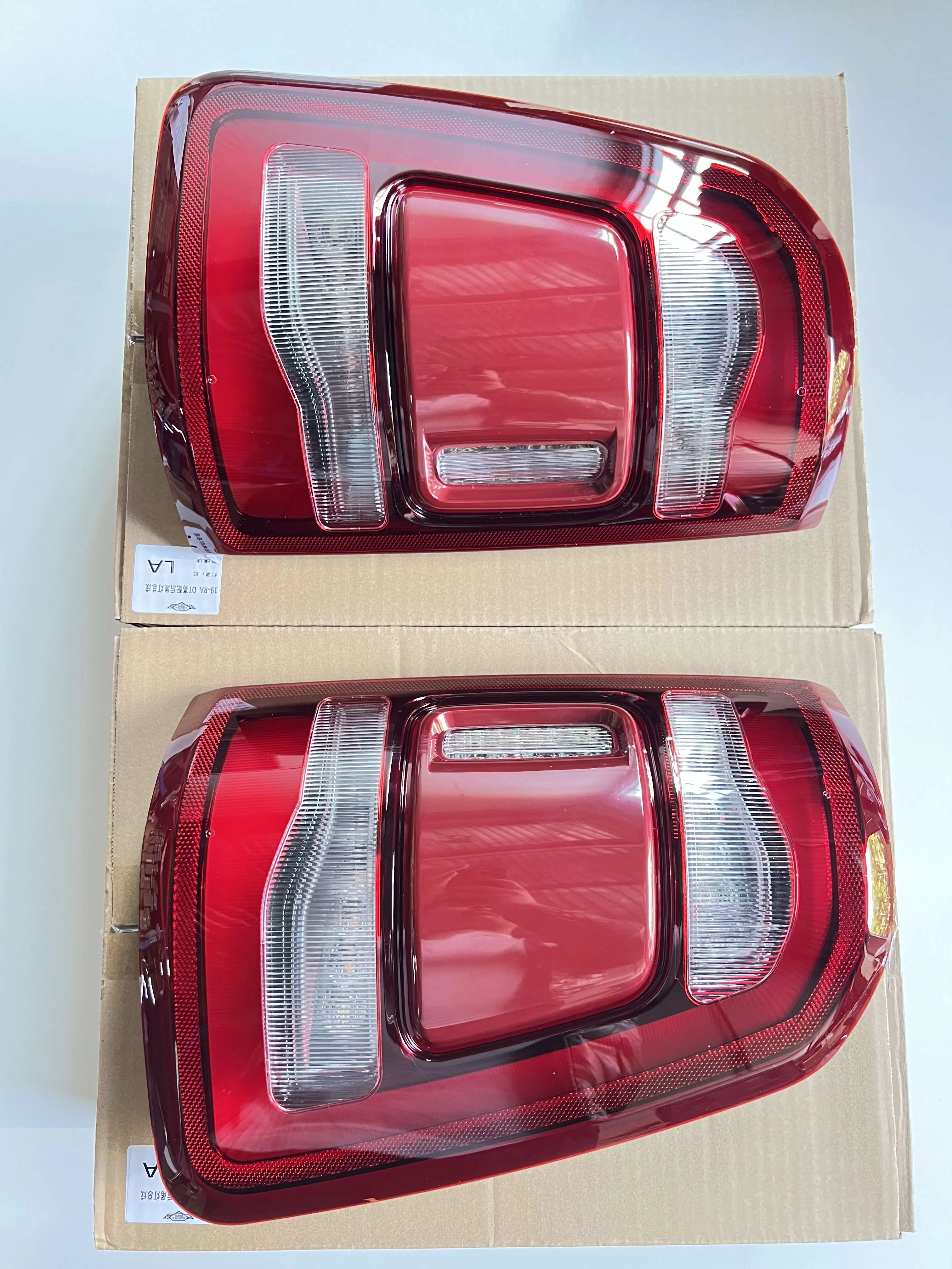 1pc 68262531AE 68262530AE taillight red with blind spots without Module point for Dodge RAM pickup 2019-22