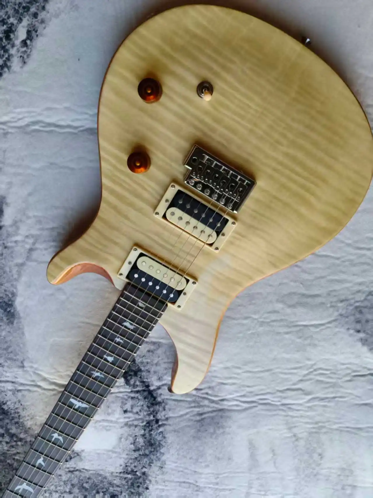 6 Strings Solid Body Electric Guitar, White Tiger Flame Top , Bird Fret Inlay, HH Pickups, Tremolo System, Vintage Brown Knobs