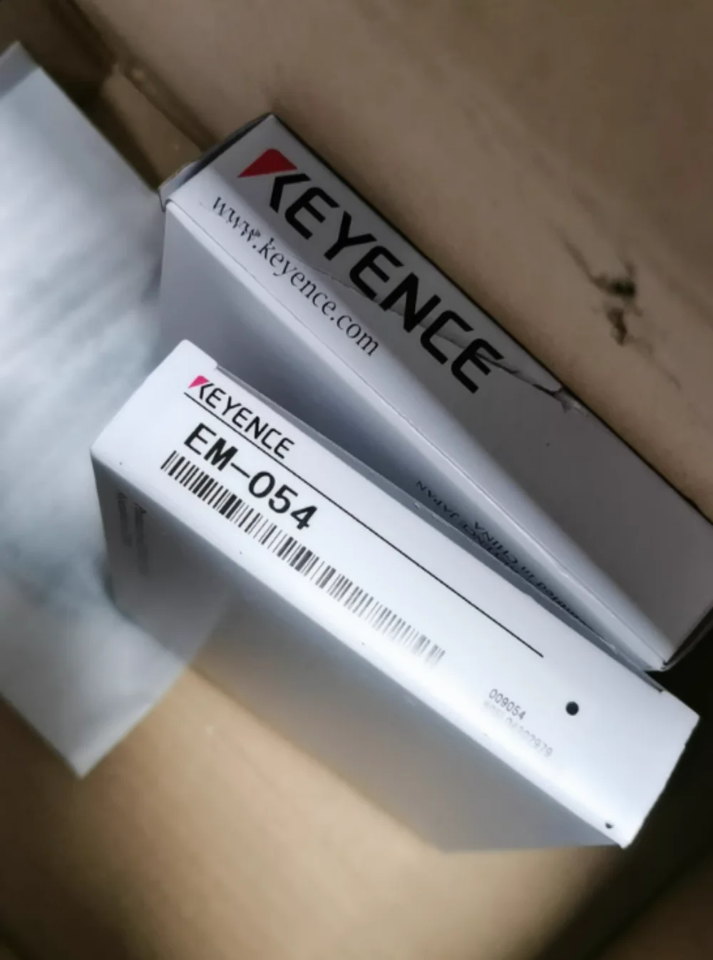 

EM-030/038/005/054/080 Ultra-small proximity switch sensor