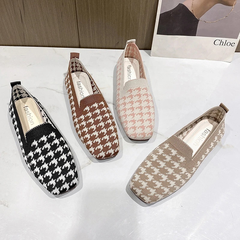 

2026 Women Flat Base Casual Shoes Light Sneakers Breathable Mesh Summer Knitted Vulcanized Shoes Outdoor Slip-On Sock Shoes 678