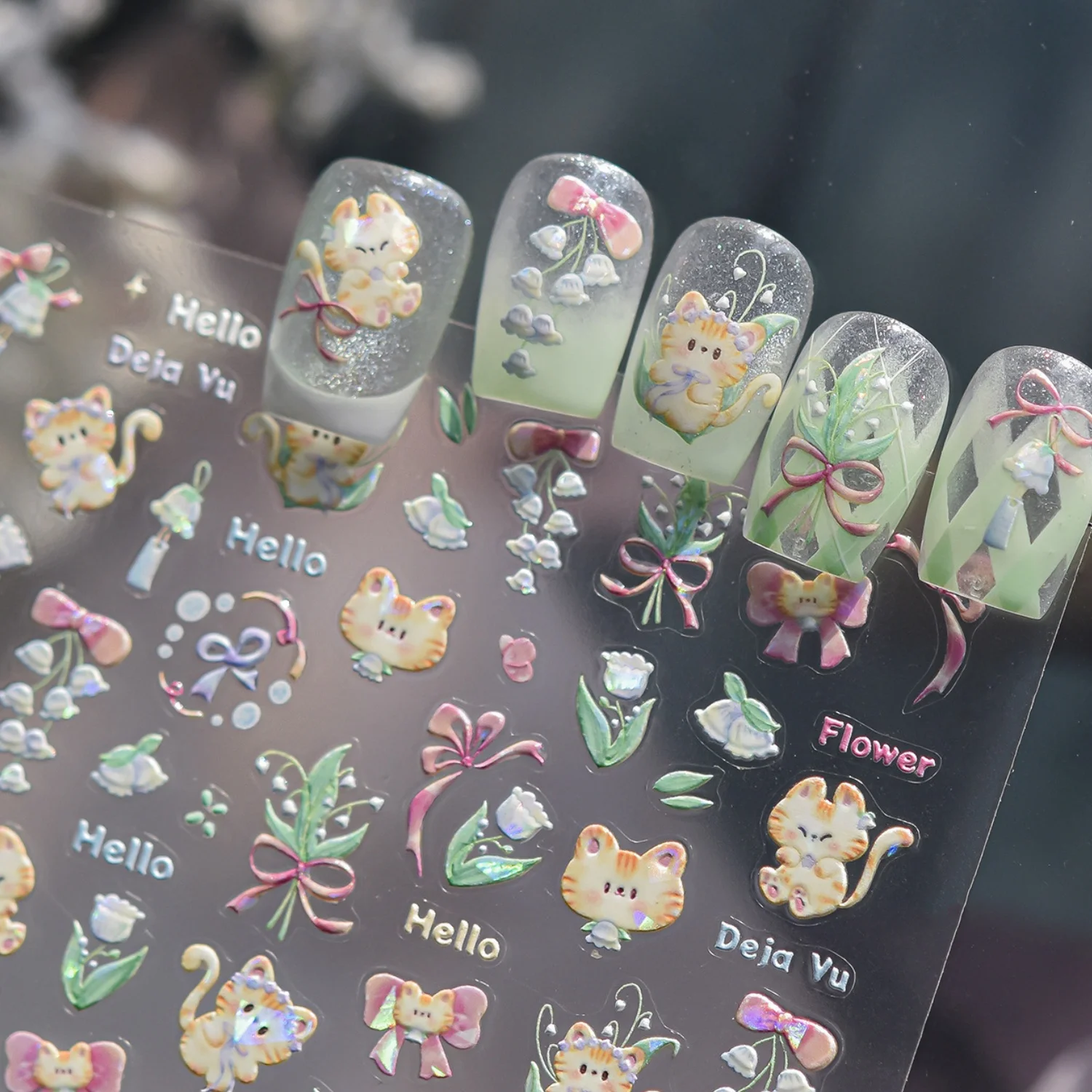 Holografische Orange Katze Maiglöckchen Schleife Frühlingswald Niedliches Kätzchen 5D Geprägte Nagelaufkleber Selbstklebende Nagelkunst-Sticker