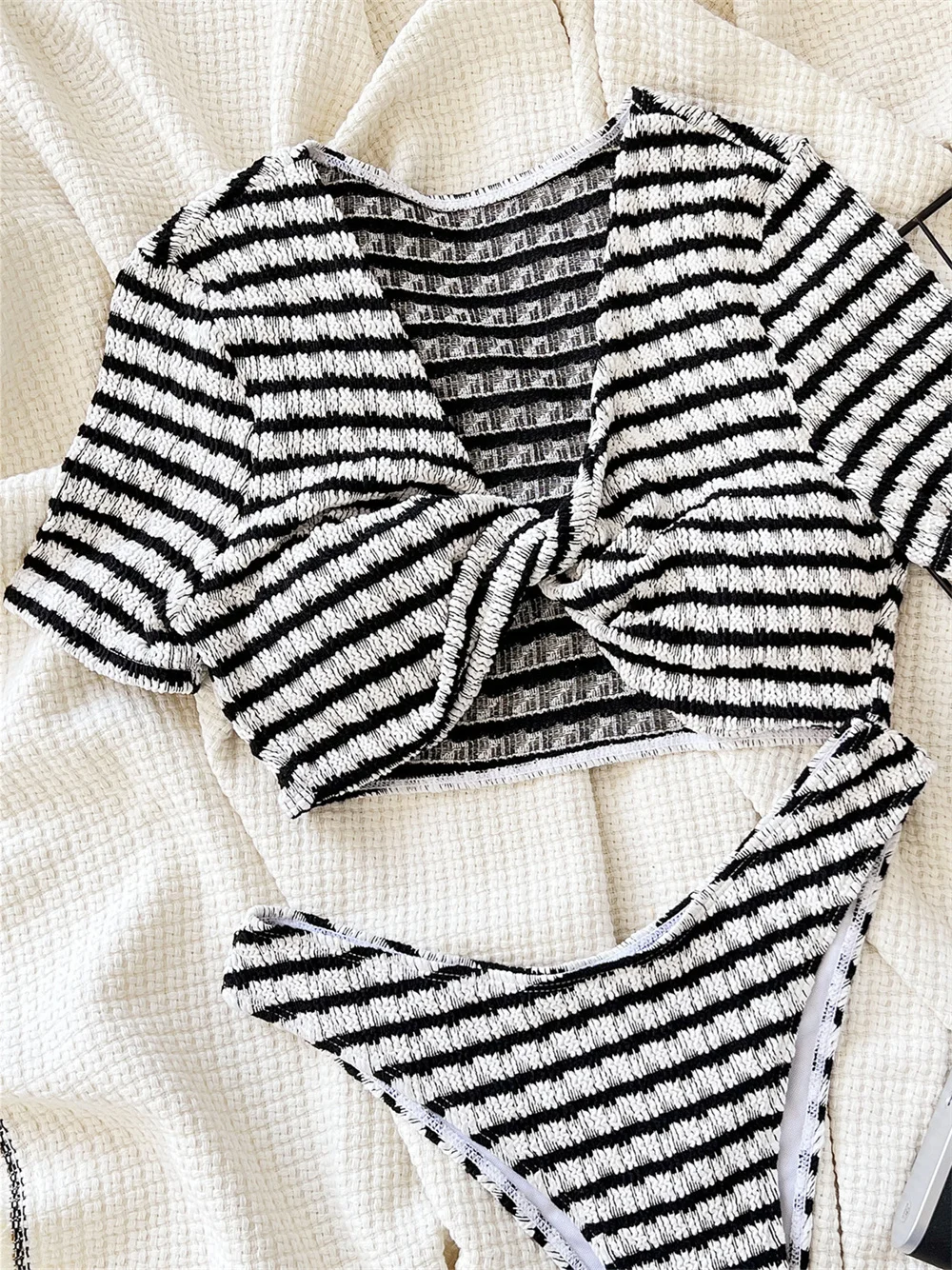 Schwarz-weißer Kontrast-Bikini, sexy, verdrehter, gestreifter Badeanzug für Damen, 2-teilig, Urlaubs-Badebekleidung, Strand-Outfit, Badeanzug, Tankini