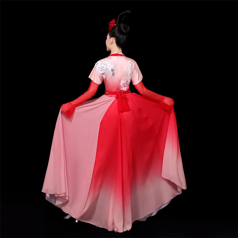 Costumi di danza classica vento cinese rosso e profumato Ningxiang la stessa sezione delle prestazioni del test delle arti elegante ondeggiante a