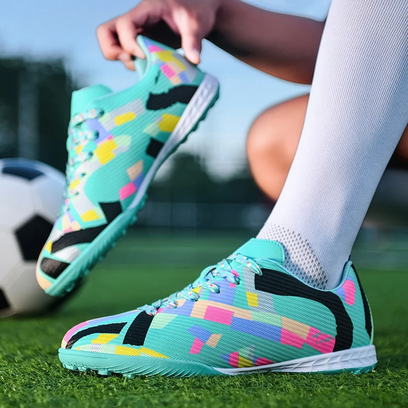 Nuove scarpe da calcio sportive per il tempo libero basse da uomo scarpe da calcio per allenamento indoor e outdoor antiscivolo da uomo di grandi dimensioni