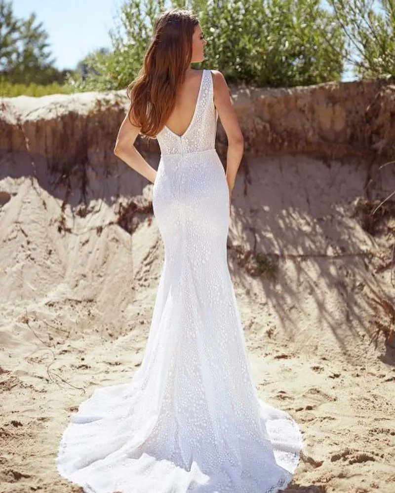 Beach Mermaid Wedding Dresses Dotted Tulle Deep V Neck Side Slit Bridal Gown Backless Sexy Summer Wedding Dress Robe de Mariee