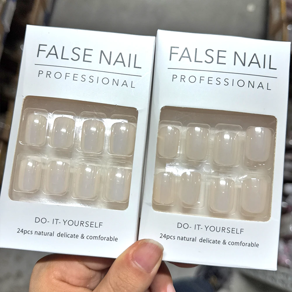 24 قطعة X-Short مربع ضوء القمر الأبيض الأظافر وهمية بسيطة أورورا الأبيض بيرليسسينت لامعة الصحافة على مسمار الاكريليك يمكن ارتداؤها أظافر صناعية