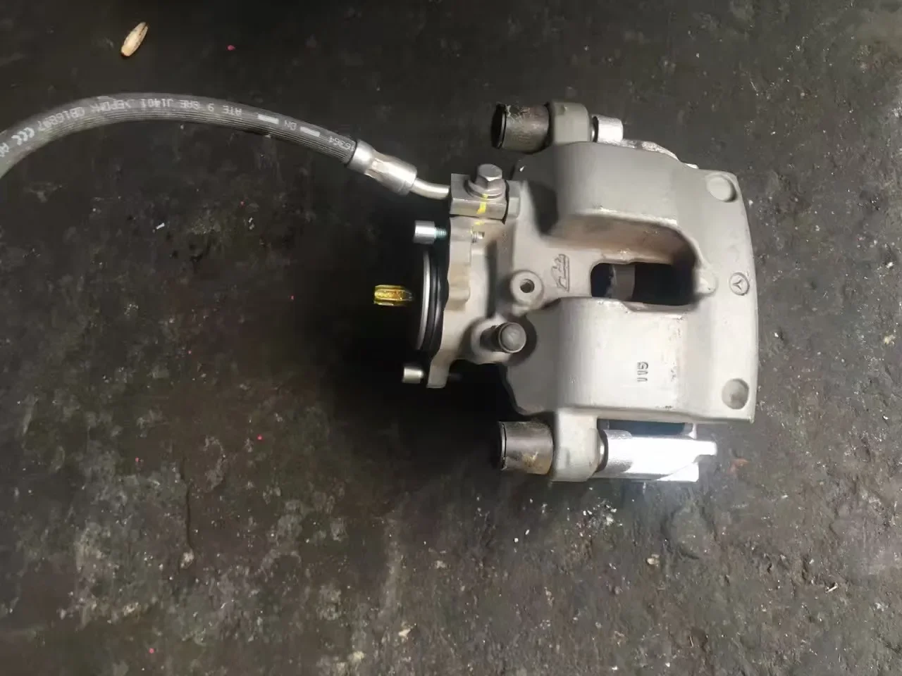 

For 2018 Mercedes Benz C200 right side rear caliper