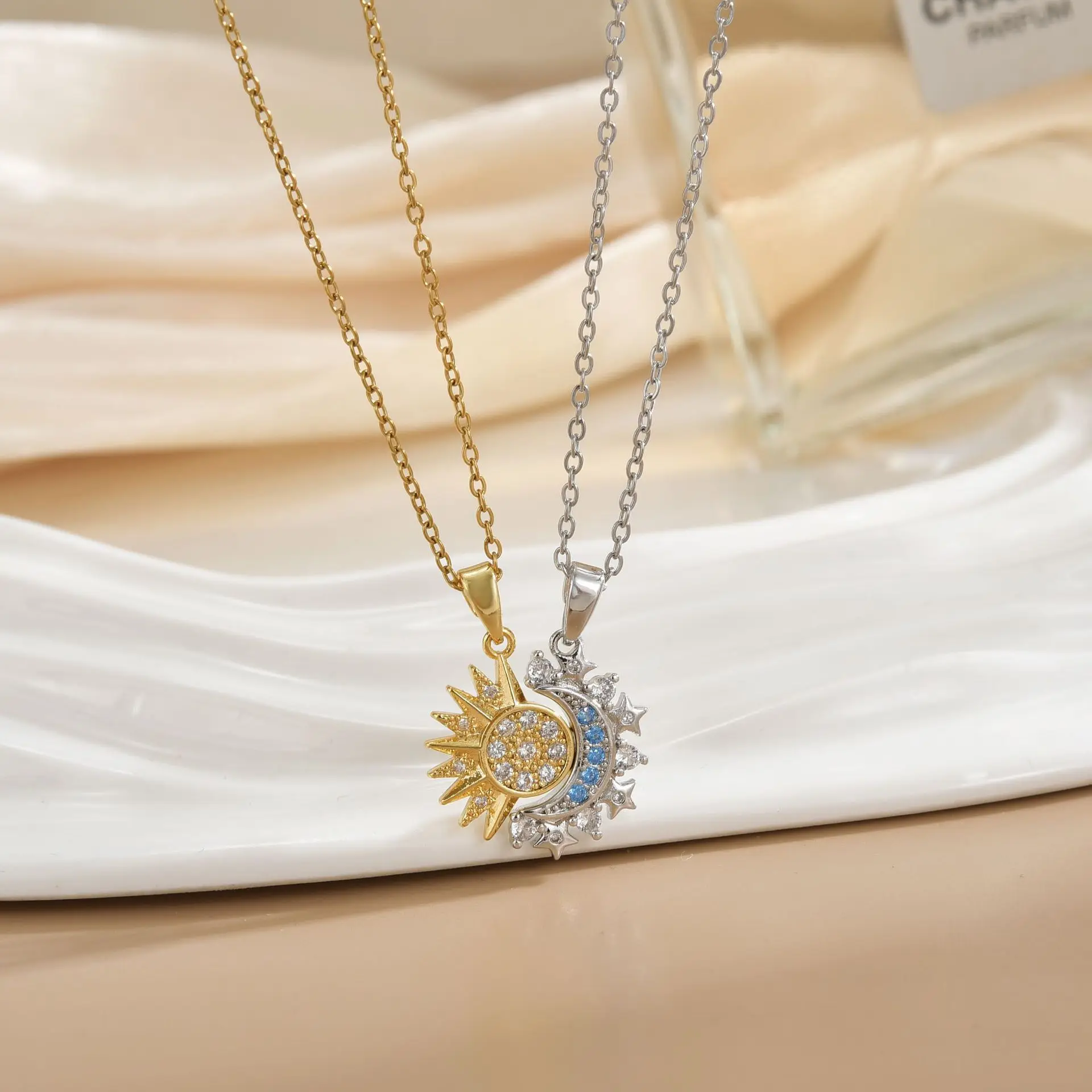 Collares magnéticos para parejas, colgante de corazón de abrazo de Ángel, sol y luna, collares a juego de amistad para cumpleaños y aniversarios