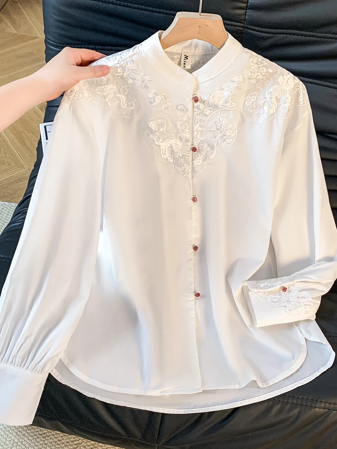 

Ele White Embroidered Loose Fit Stand Collar irt Versatile Chinese Sle Women's Premium Faion Cotton irt