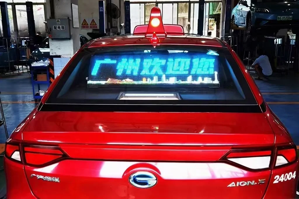 Shenzhen MDS Auto Heckscheibe Display wasserdicht Taxi Fenster Glasscheibe Werbung Voll farbe Auto Heckscheibe LED-Bildschirm