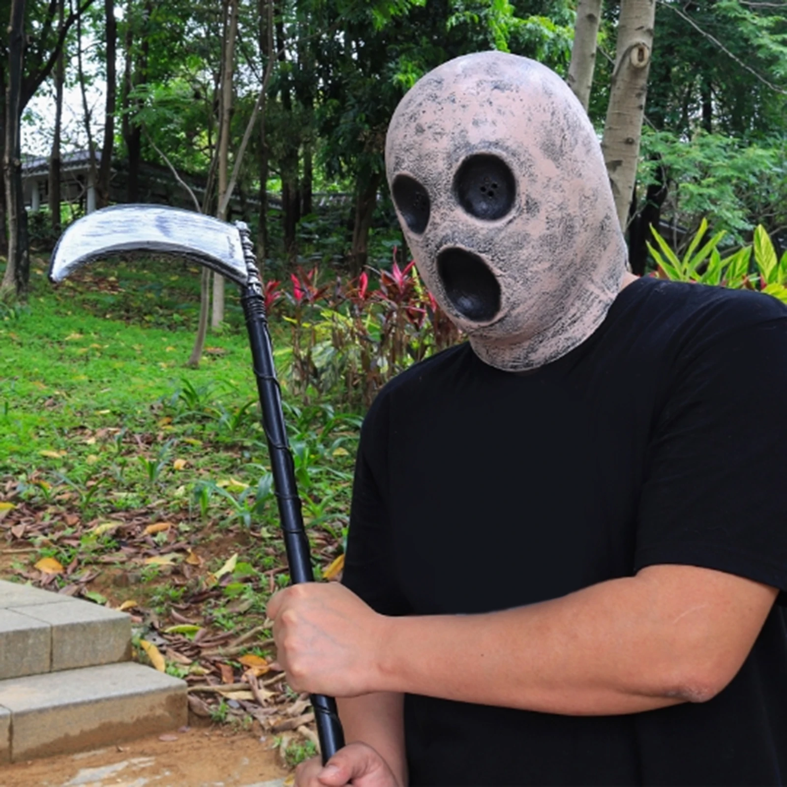

2025 Halloween Party Mask Terrifying Pale Ghost Latex Mask For Men And Women Makeup Ball Cosplay Props Party Decor Props 1pc