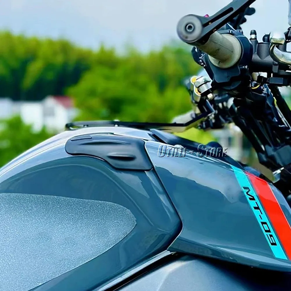Stiker tangki samping sepeda motor baru bantalan tangki minyak Gas bahan bakar hitam untuk MT-09 YAMAHA MT 09 Mt09 MT09 mt09 2021 2022 2023