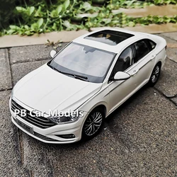 Original brand new Sagitar car model 2019 1:18 simulated alloy car model