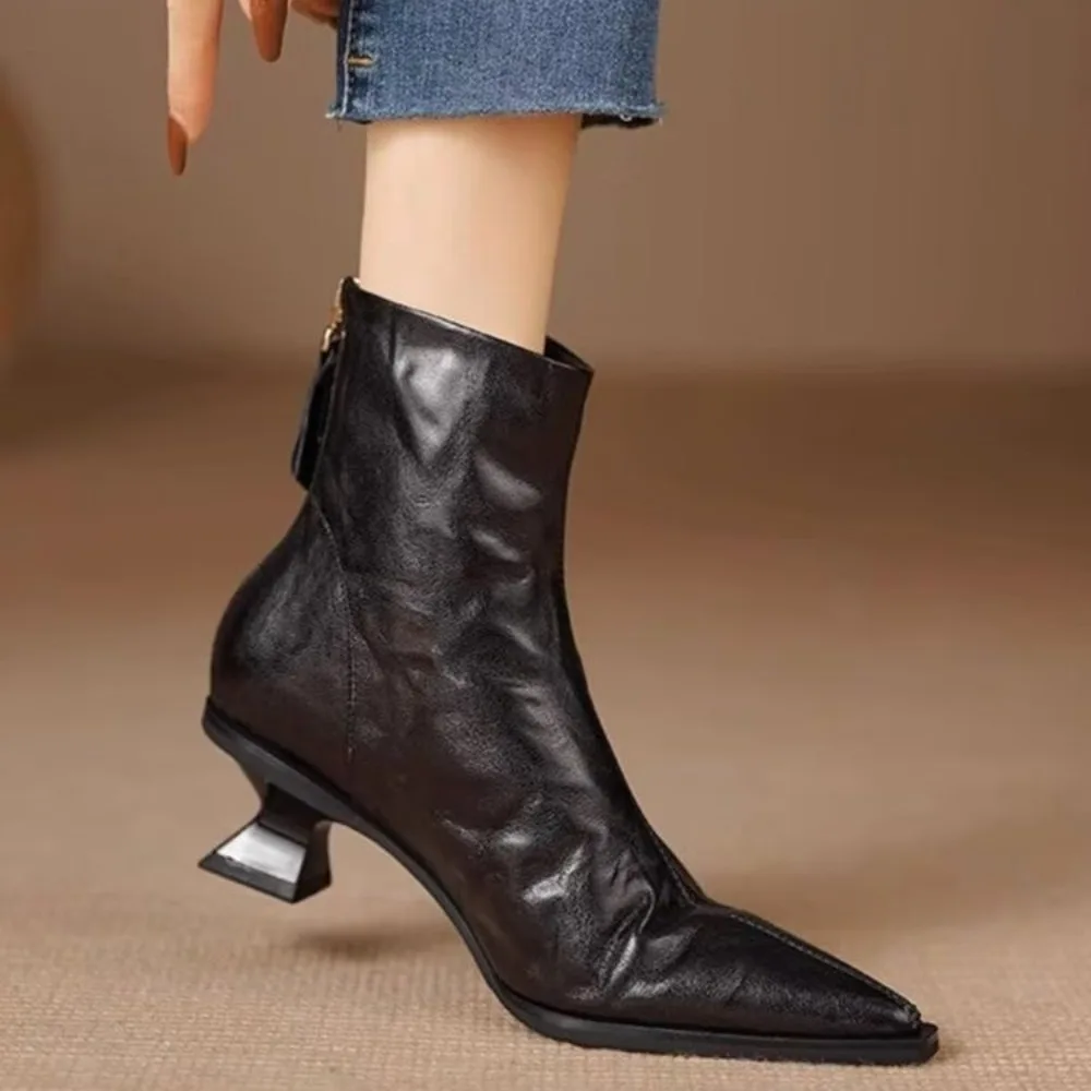 

Designer Pointed Toe Retro Pleated Ankle Boots Autumn New Style Kitten Heel Women's Versatile Wear-resistant Stiletto Boots