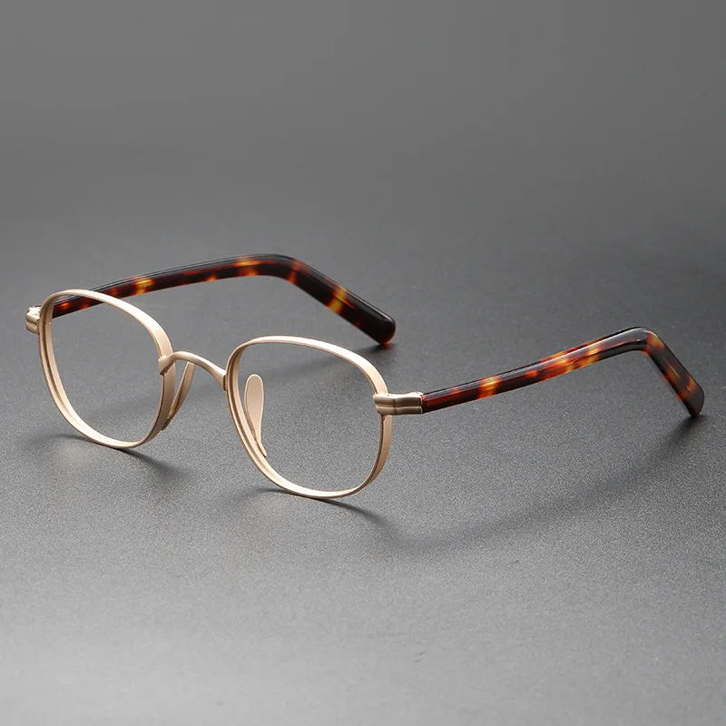 

Ultra Light Titanium Eyeglass Frame Retro Square Men's And Women's Eyeglass Frame Designer Optical Prescription Frame