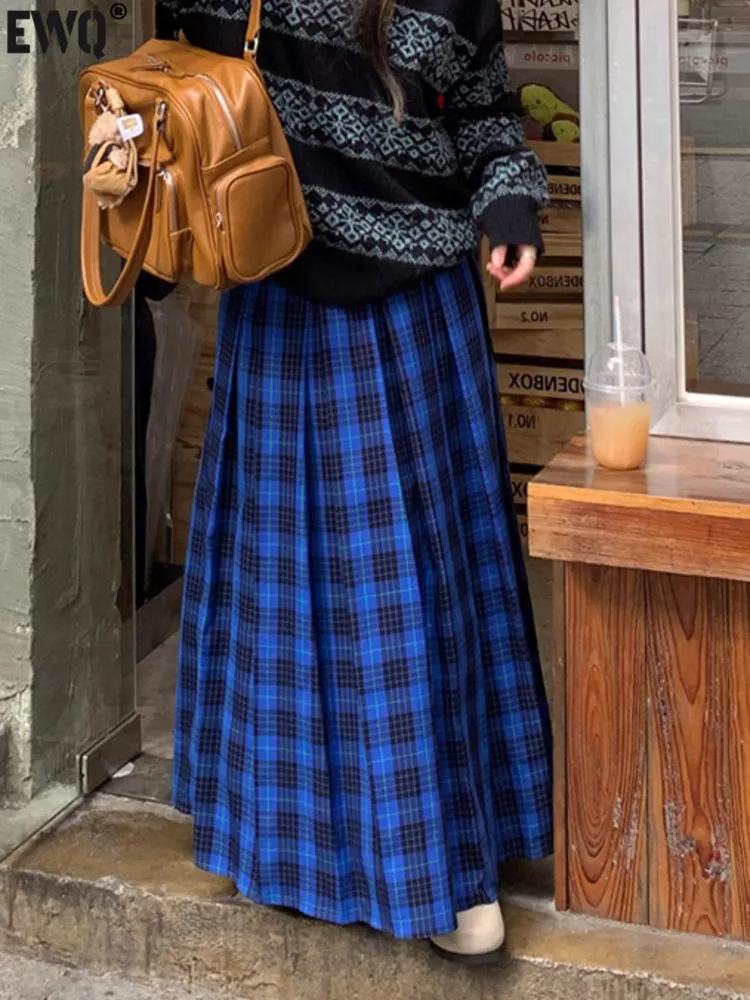 [EWQ] Korean Blue Black Checkered Contrasting Color Half Skirt Loose Casual All-match Pleated Skirts 2025 Spring Tide 16O4227