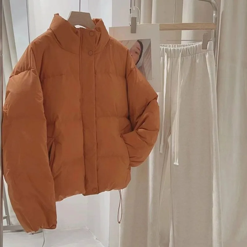 2022 Herbst/Winter Kürbisorange Kurzarm-Baumwollmantel mit dickem Brot-Outfit für Wärme und Baumwollpullover