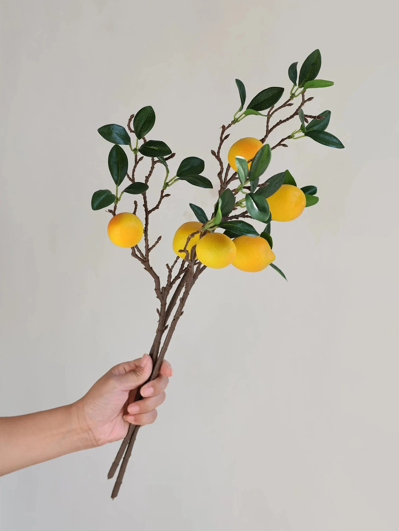 Ramas de Limones Artificiales de 23'', Tallos de Limones Pequeños de Imitación, Frutas Falsas para Decoración de Verano, Oficina, Bodas, Cocina y Hogar
