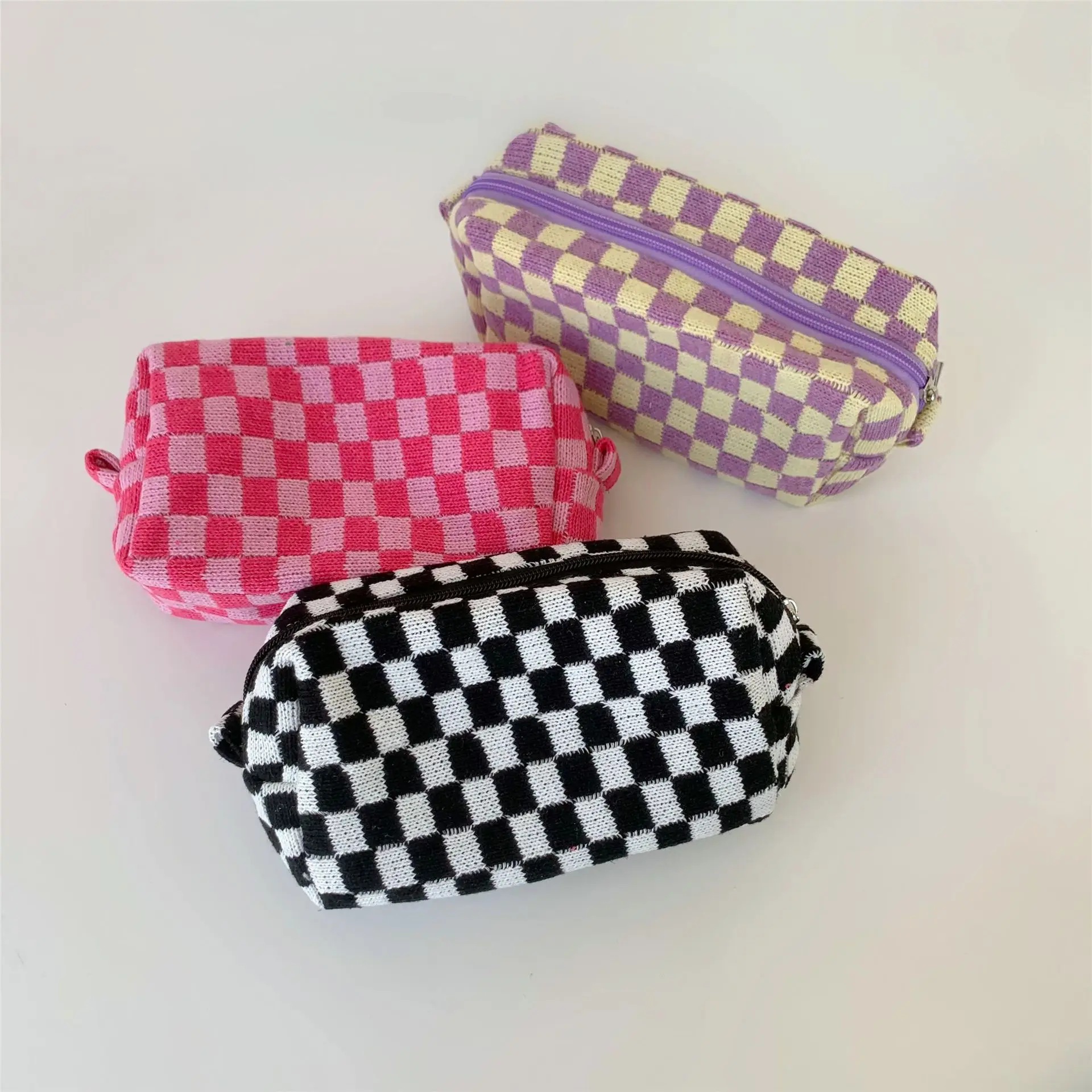 Stylish Knitted Cosmetic Bag with Plaid Pattern and Large Capacity for Easy Storage and Travel