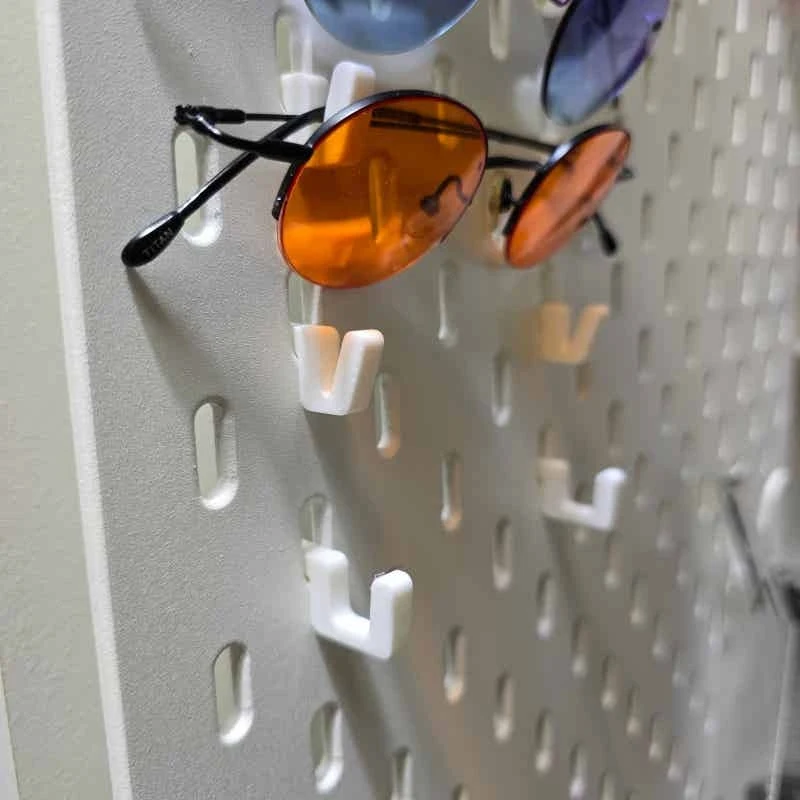 Skadis Pegboard Eyeglass Holder Wall Mount Sunglasses Display Hook Household Accessory for Eyewear Storage and Organization