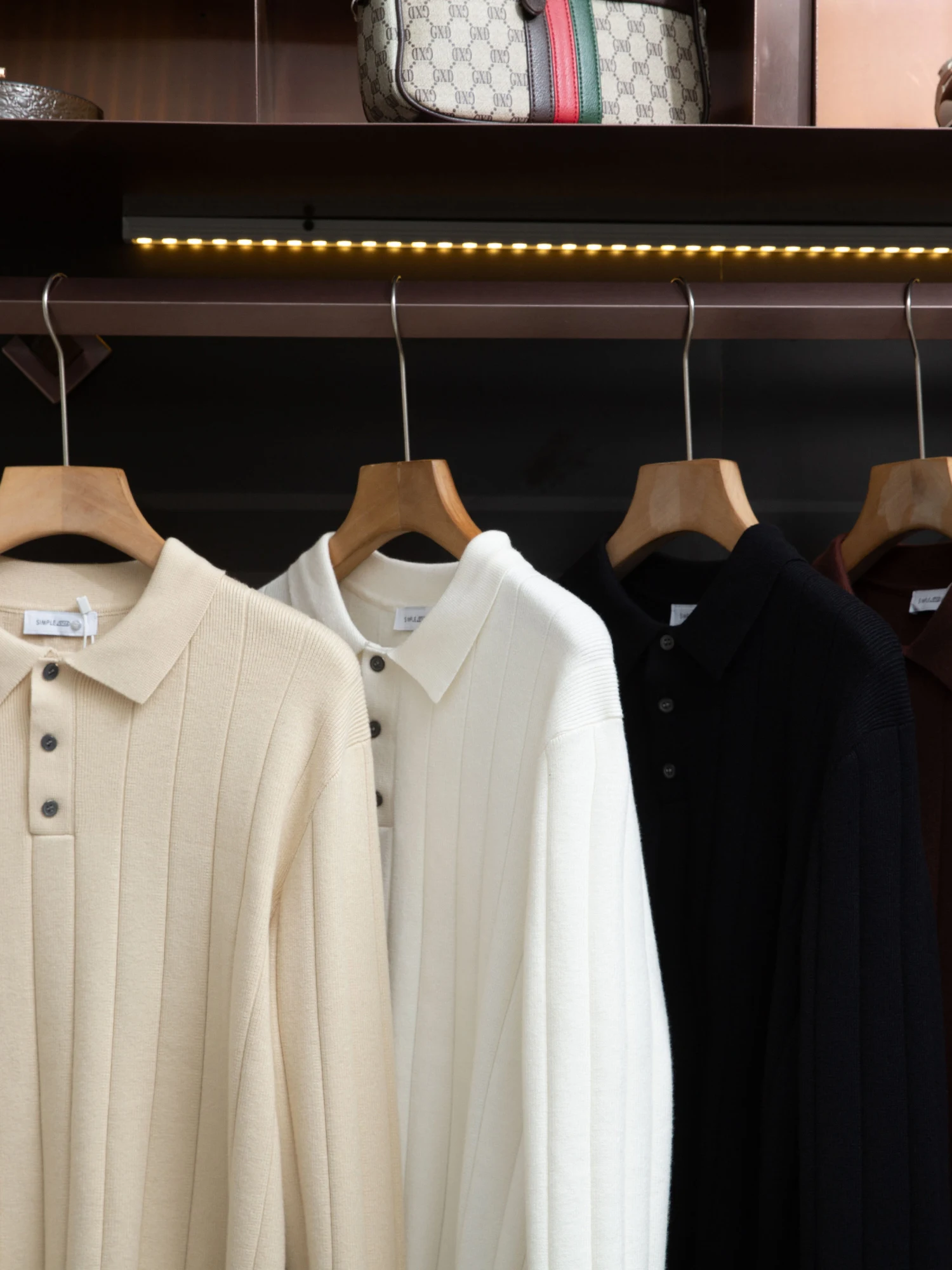 

Новинка осенне-зимнего сезона: Мужской трикотажный джемпер для повседневной носки, модный, для пар, приталенный, с длинным рукавом, дышащий, приятный к телу.