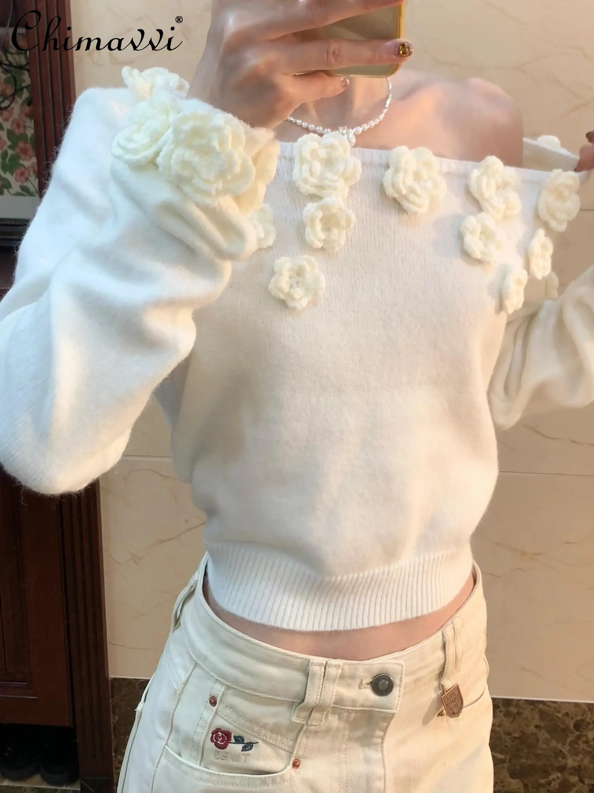 French White 3D Flower Slanted Shoulder Sweater Women's Autumn New Fashion Design Off-the-shoulder Knitted Sweaters Short Top