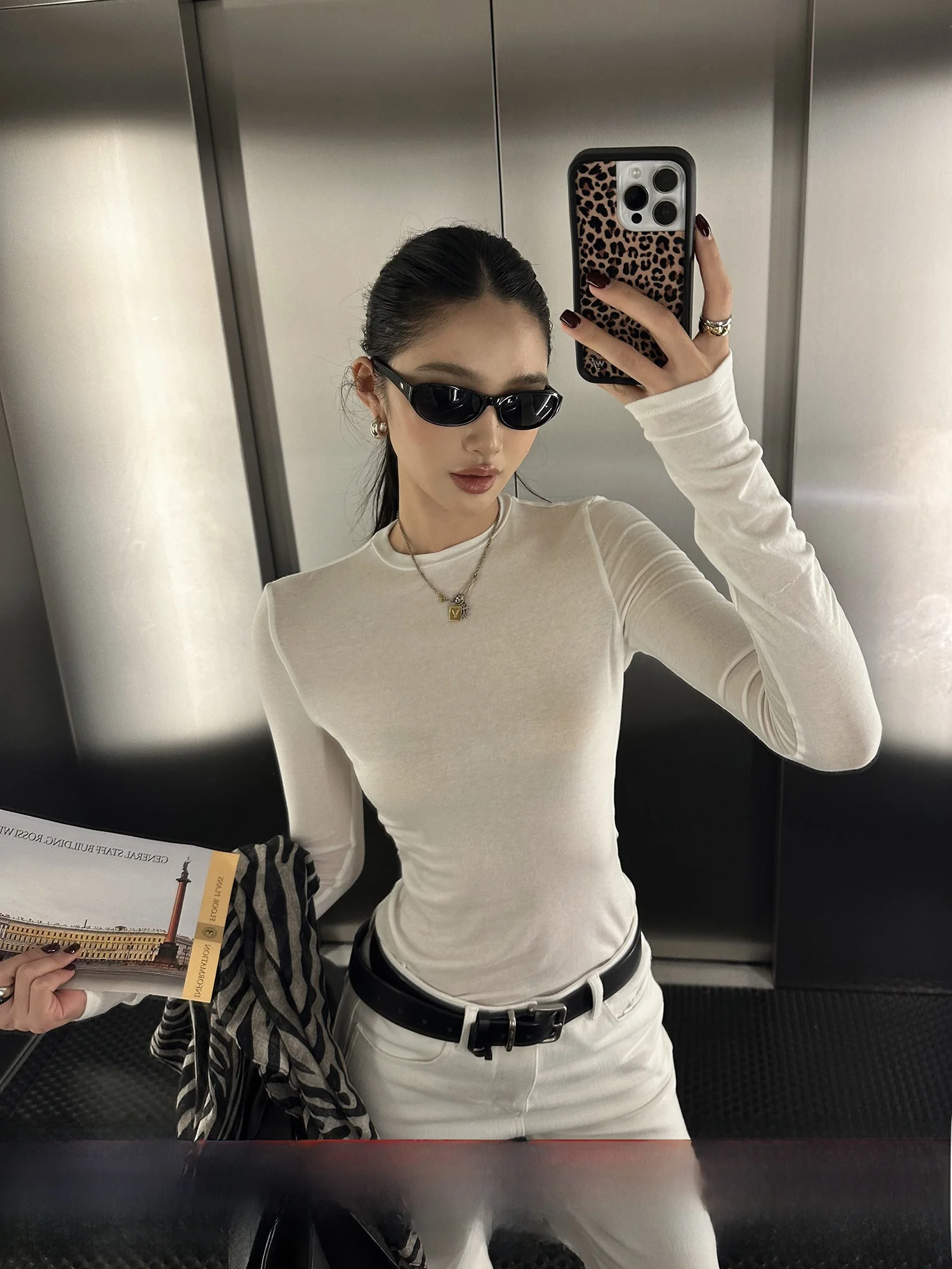 

Женская приталенная шерстяная футболка Rovente с круглым вырезом, повседневная базовая модель, белого цвета, осенняя коллекция, модный женский топ